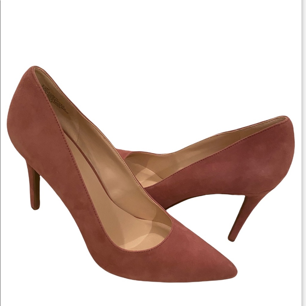 Nine West pointy pumps